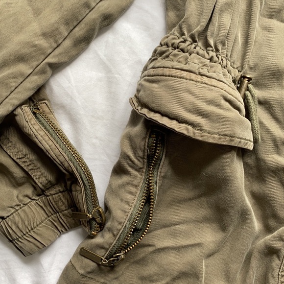 Lightweight Olive Green Jacket - Picture 3 of 4